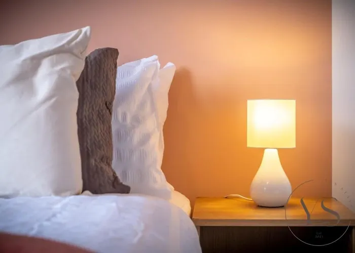 Sienna Longton Studio 2D - Wi-Fi, Alton Towers, Netflix